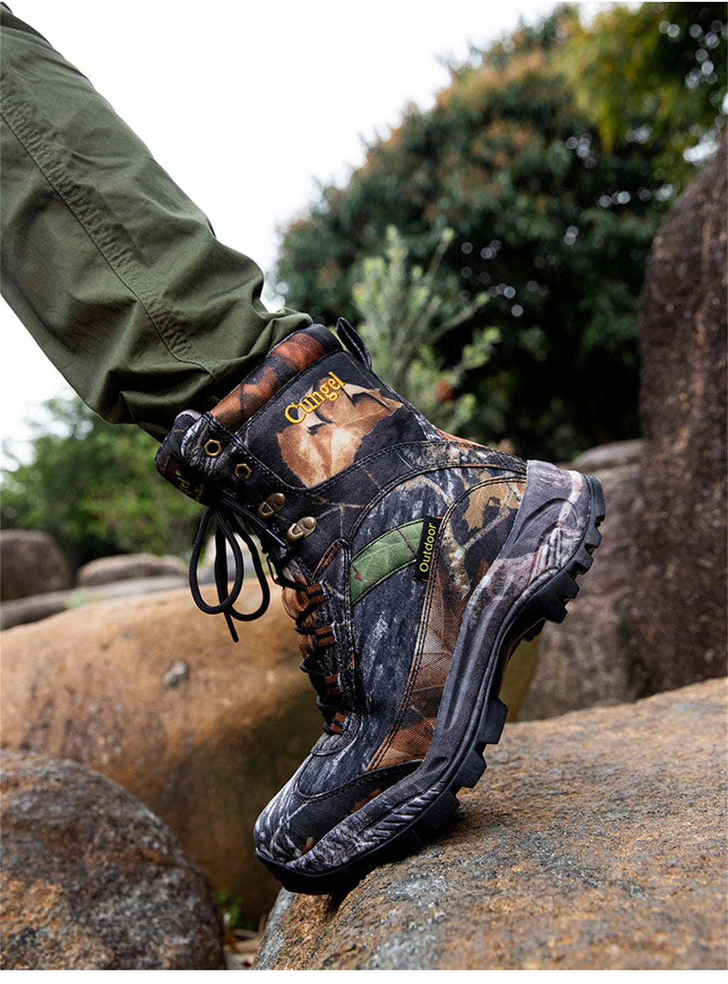 Men's High Top Camouflage Hunting Boots Breathable Tactical Shoes Outdoor Hiking Wear-Resistant Waterproof Mountaineering Boots