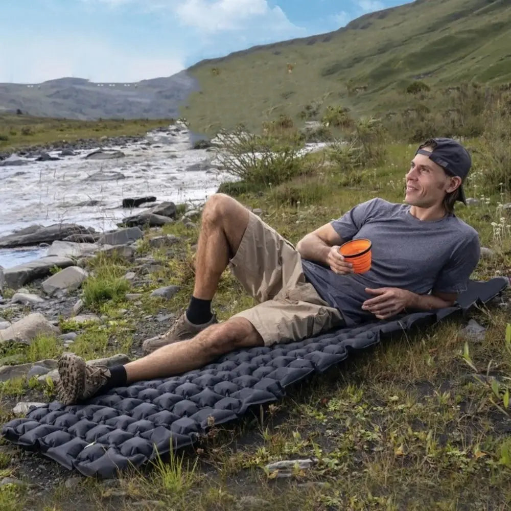 Built-in Pump Camping Air Mattress Tear-Resistant Thickened Pad Inflatable Mattress Foldable Portable Inflatable Sleeping Pad