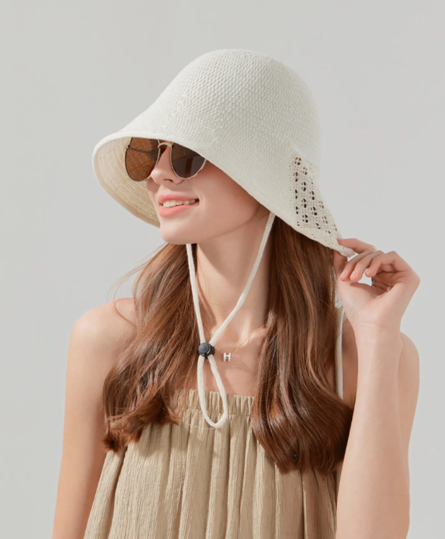 Hand-Woven Hollow-Out Fisherman's Hat with Button Design - Breathable and Comfortable - Sun Protection Hat for Daily Commuting and Beach Vacations - Holiday Gift